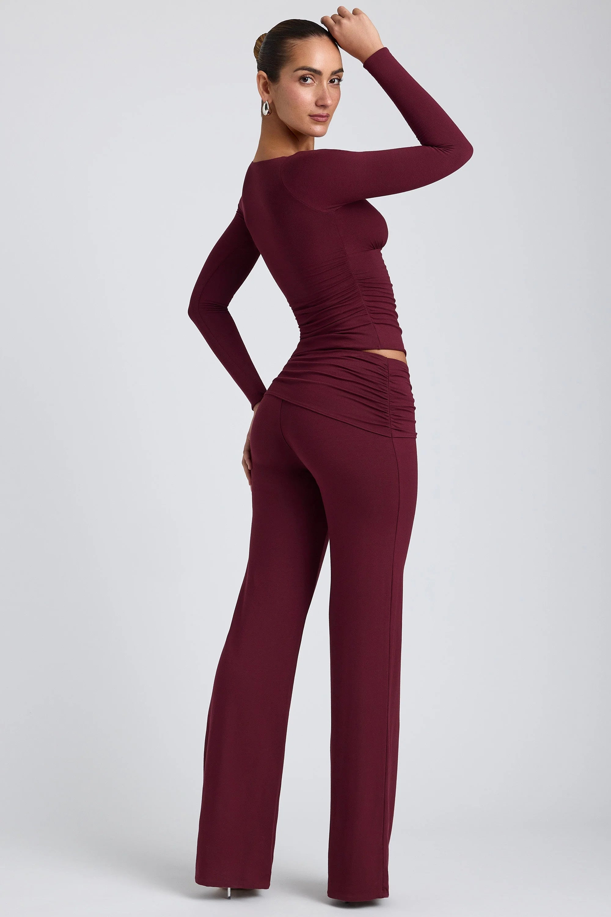 Mid-Rise Straight-Leg Trousers in Plum
