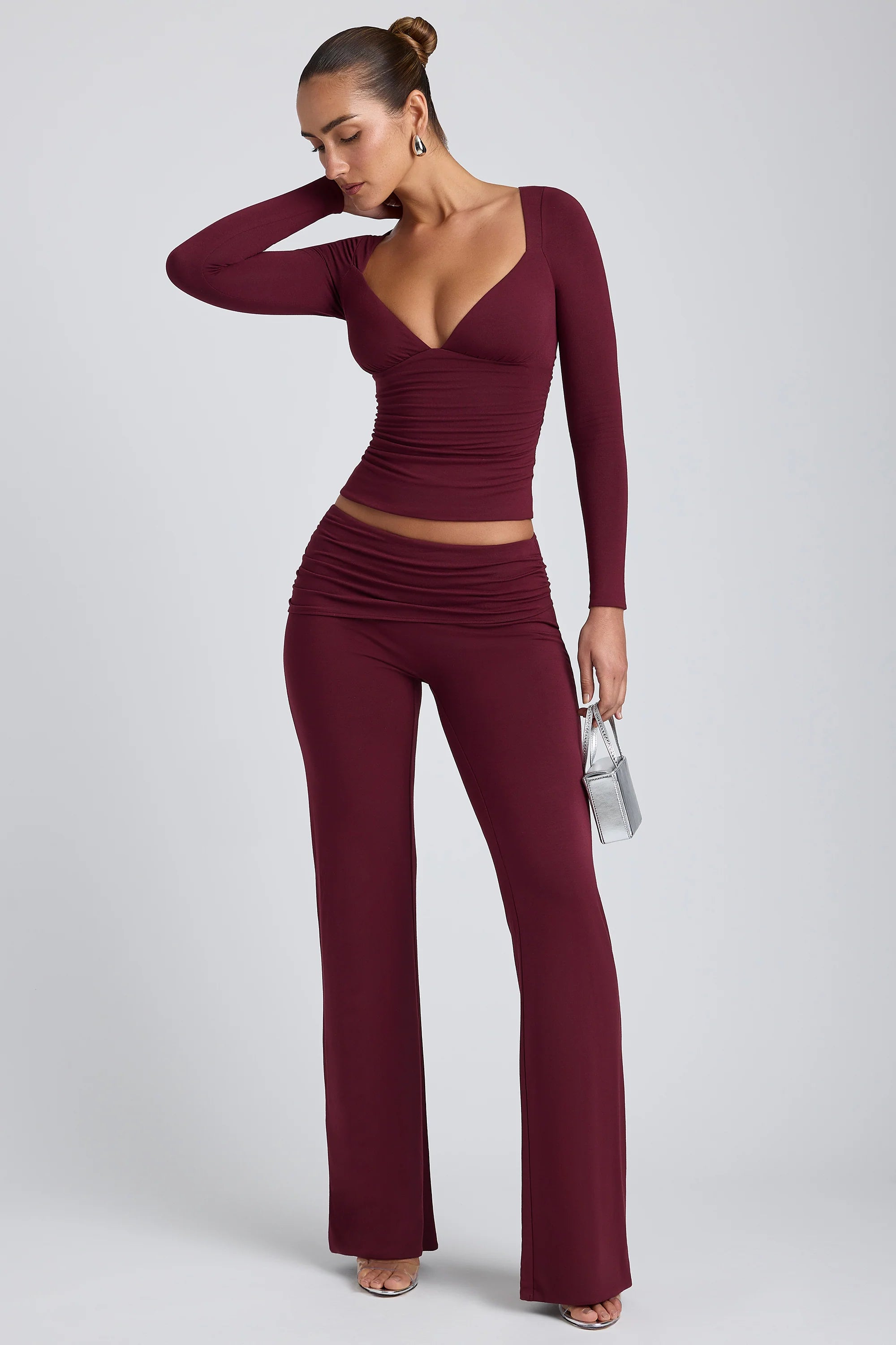 Mid-Rise Straight-Leg Trousers in Plum